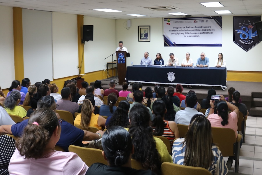 Más de mil 800 docentes se capacitan en cursos formativos de la BENU ...
